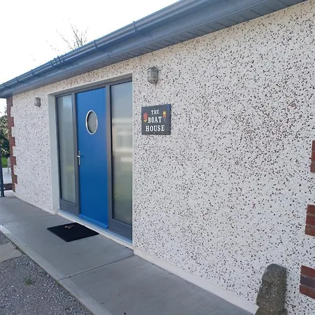 Апартаменты The Boathouse *